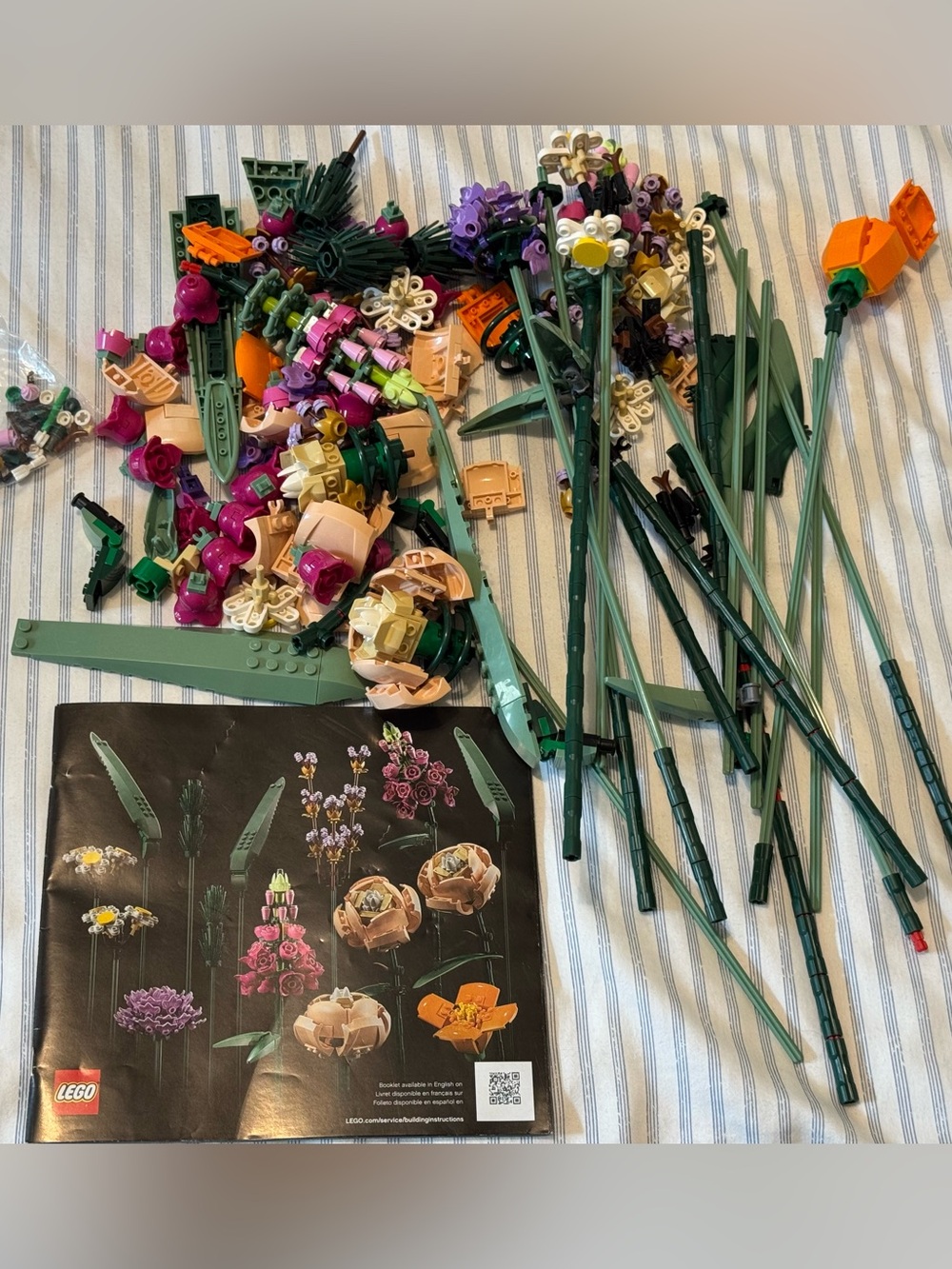 Lego Floral Stems and Blooms in Dark Green, Pink, Purple, Cream, Orange